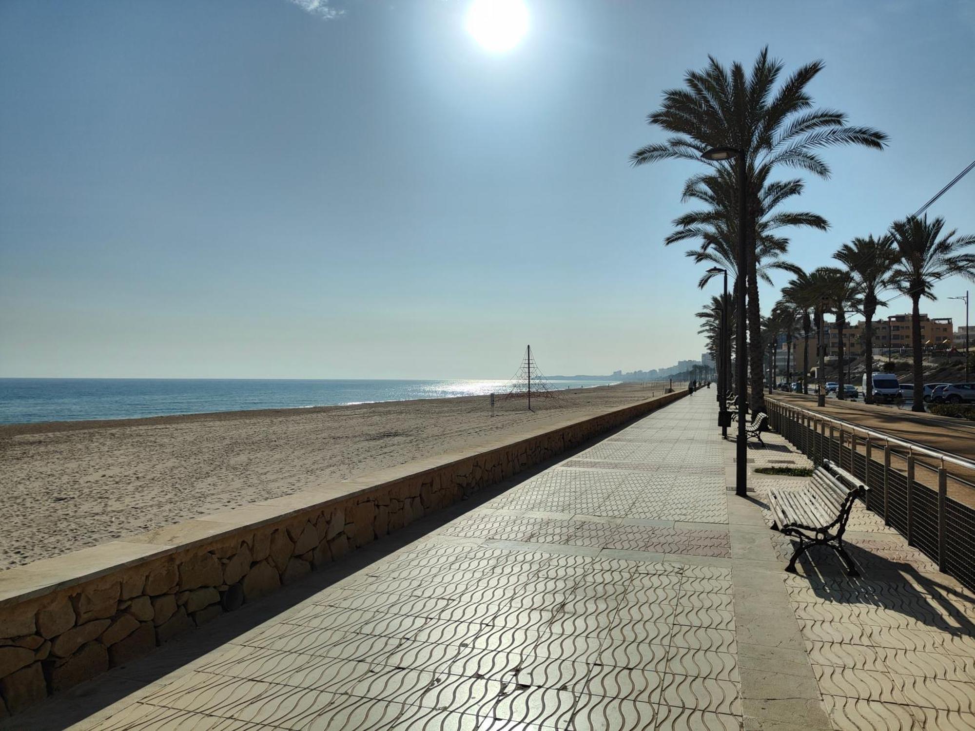 Seaside Beach-Lounge Alicante Ел Кампело Екстериор снимка
