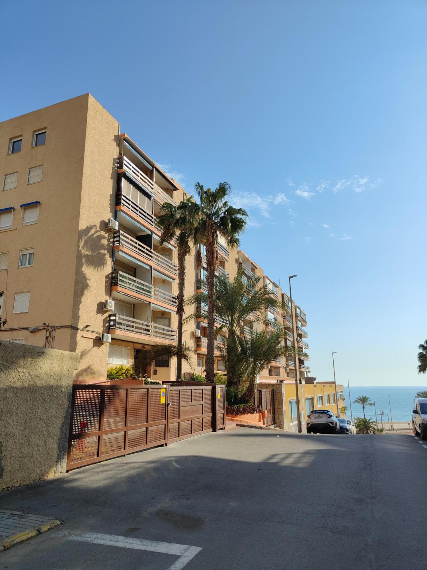 Seaside Beach-Lounge Alicante Ел Кампело Екстериор снимка