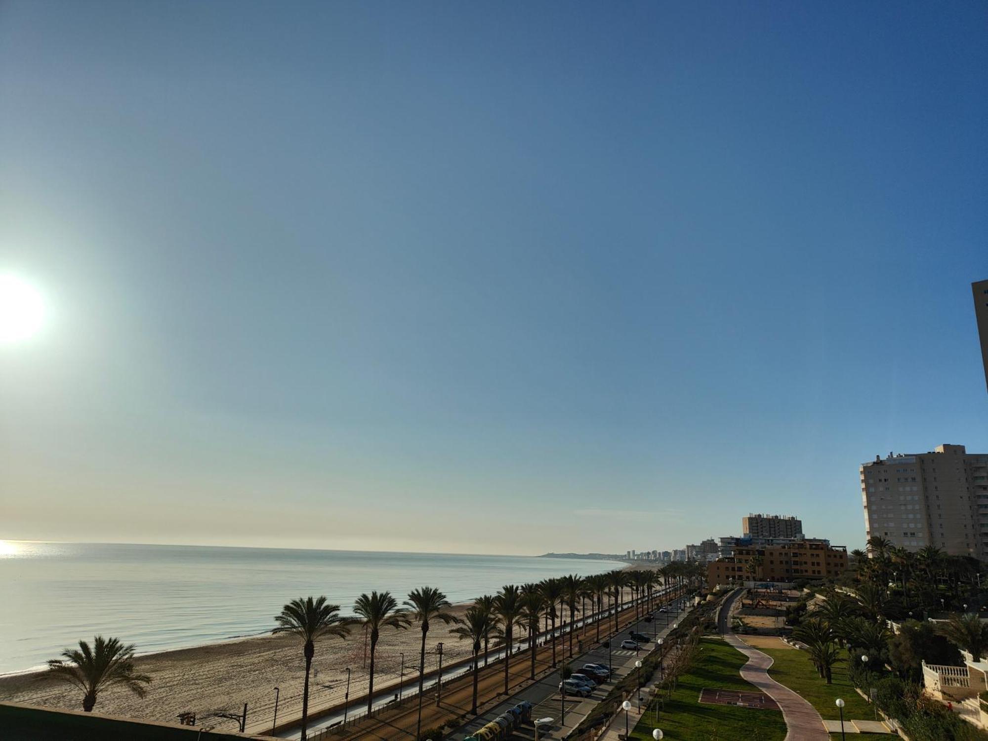 Seaside Beach-Lounge Alicante Ел Кампело Екстериор снимка