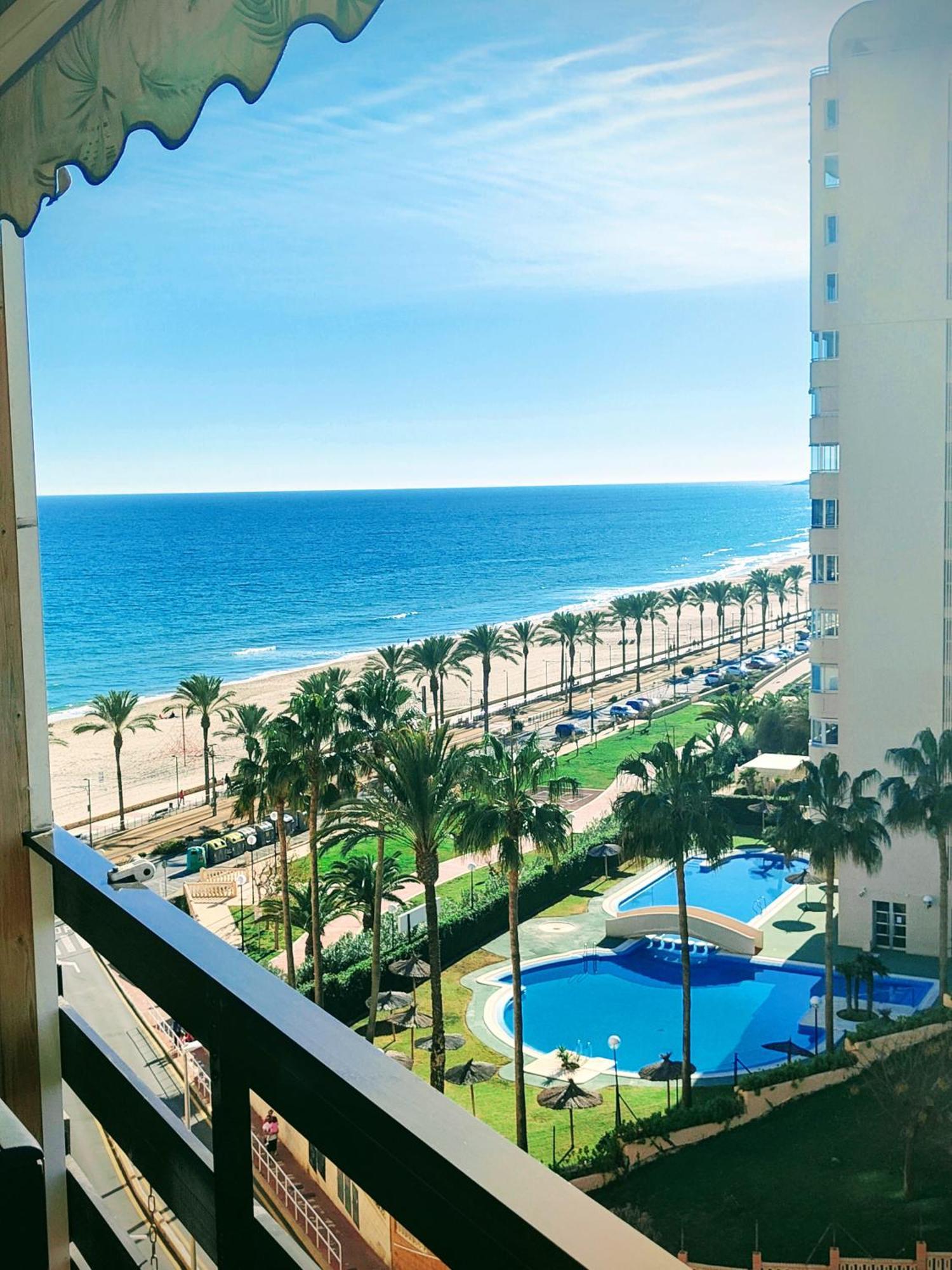 Seaside Beach-Lounge Alicante Ел Кампело Екстериор снимка
